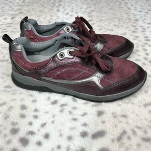 Earth Traveler Wine Multi Womens Shoes Size 7.5 B